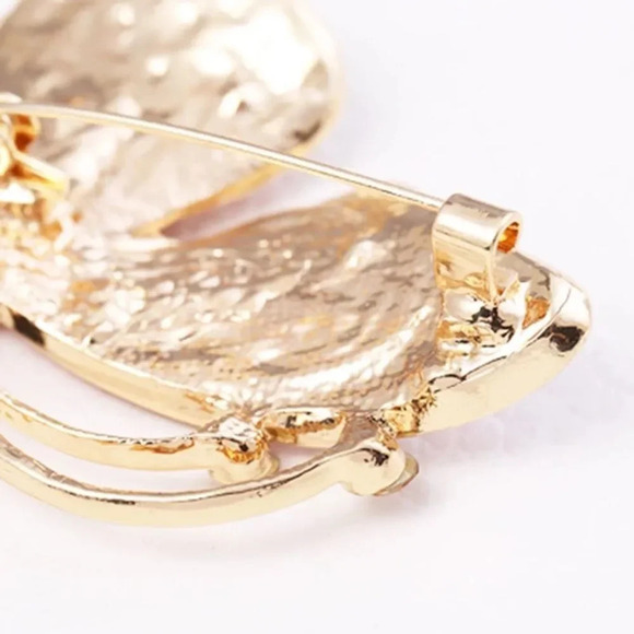 VQ Butterfly Brooch - Picture 4 of 8